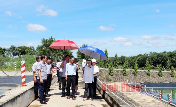 Đo&agrave;n c&ocirc;ng t&aacute;c Bộ X&acirc;y dựng khảo s&aacute;t 2 nh&agrave; m&aacute;y cấp, xử l&yacute; nước Đồng Xo&agrave;i