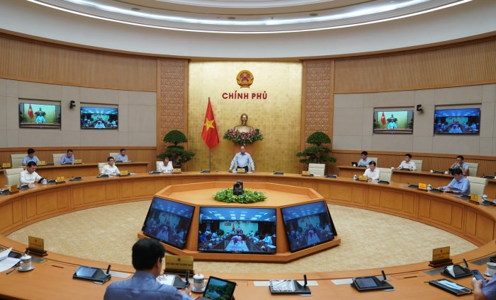 Thủ tướng chủ trì họp Thường trực Chính phủ về COVID-19