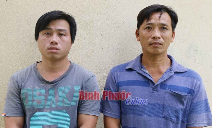 Khởi tố 2 đối tượng buôn bán hàng cấm