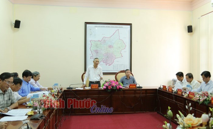 Thứ trưởng Bộ NN& PTNT Ph&ugrave;ng Đức Tiến l&agrave;m việc tại B&igrave;nh Phước