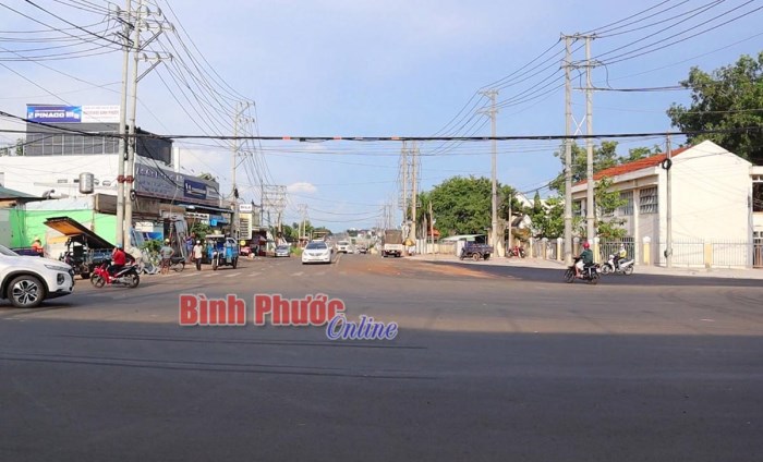 Ngã 3 giao lộ Phú Riềng Đỏ và đường tránh Nguyễn Huệ đã được mở rộng