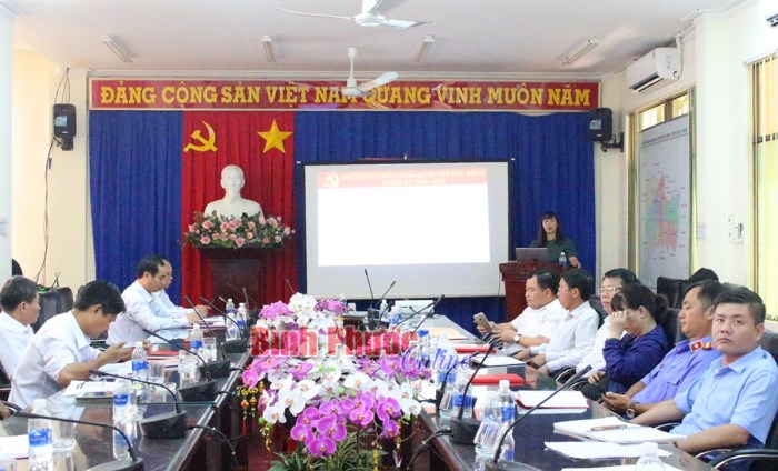 Ph&uacute; Riềng qu&aacute;n triệt nghị quyết Đại hội Đảng bộ huyện lần thứ XII