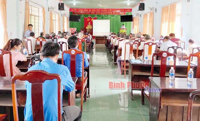 B&ugrave; Đốp ra mắt c&acirc;u lạc bộ &ldquo;N&ocirc;ng d&acirc;n với ph&aacute;p luật&rdquo; 