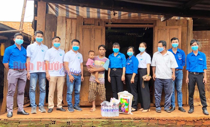 San sẻ yêu thương, chung tay vượt qua đại dịch