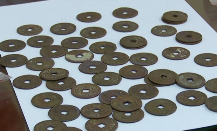 Bản tin 100 độ ngày 28-8: Đào móng nhà, phát hiện gần 100kg tiền cổ