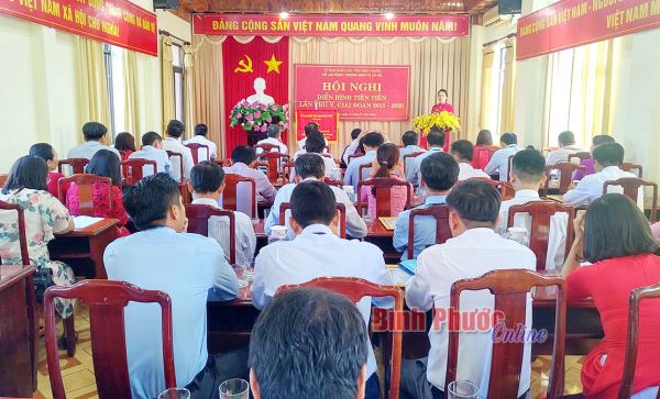 Sở Lao động - Thương binh và Xã hội vinh dự nhận Cờ thi đua của UBND tỉnh 