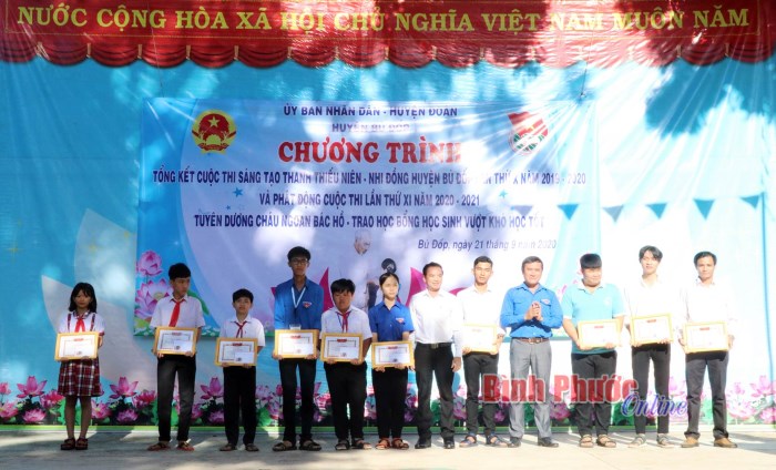 Trao giải Hội thi s&aacute;ng tạo thanh thiếu ni&ecirc;n, nhi đồng huyện B&ugrave; Đốp