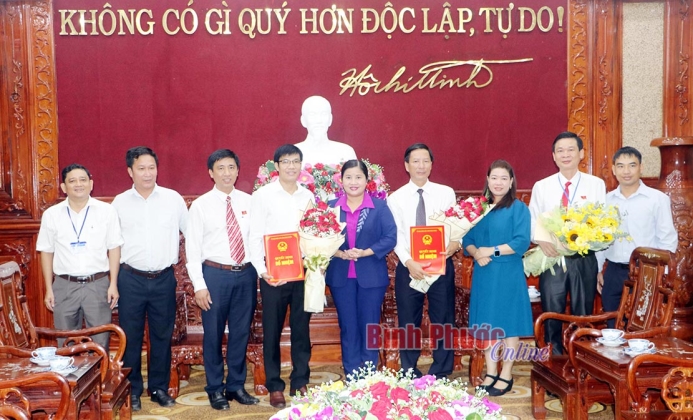 Trao quyết định bổ nhiệm 2 lãnh đạo cấp sở, ngành