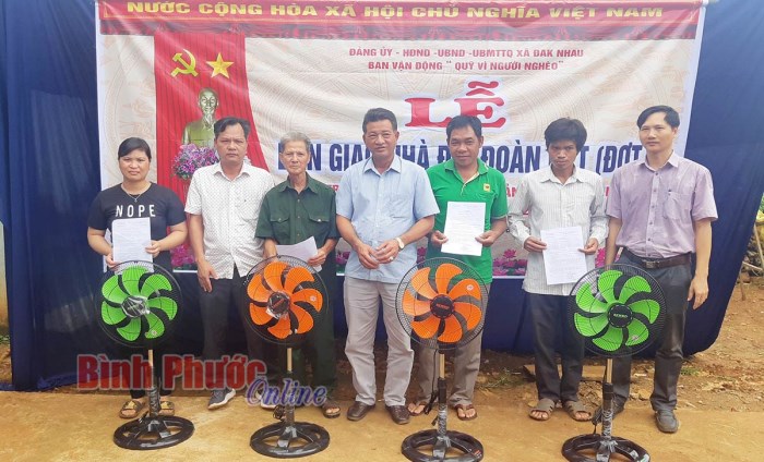 Bù Đăng: Trao 4 căn nhà Đại đoàn kết cho hộ nghèo là đồng bào dân tộc thiểu số tại xã Đắk Nhau