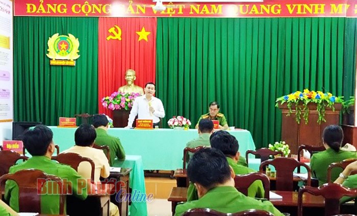 Bí thư Huyện ủy làm việc với Công an huyện Lộc Ninh