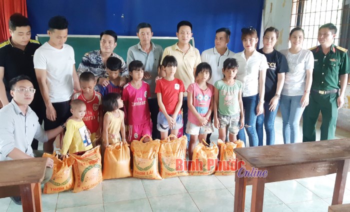 Trung thu ấm tình quân - dân