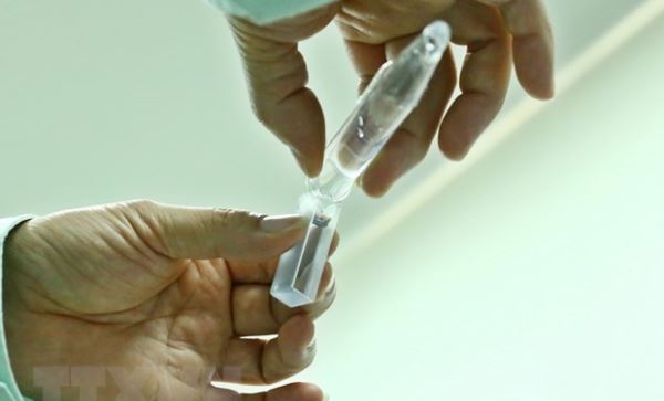 Việt Nam tiến tới làm chủ nguồn cung cấp vắc xin phòng COVID-19