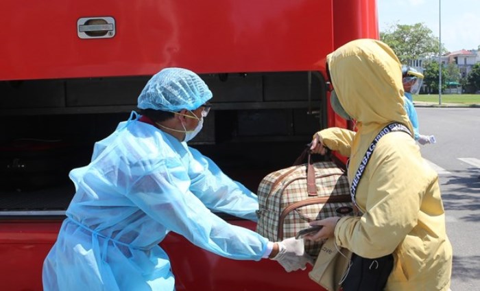 Thêm 4 trường hợp mắc COVID-19: Đều là ca nhập cảnh được cách ly ngay