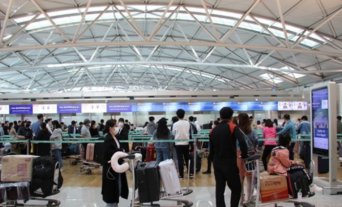 Đưa gần 380 công dân Việt Nam từ Hàn Quốc trở về nước an toàn