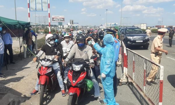 Quảng Nam lập 4 chốt kiểm tra y tế ngăn lây lan từ tâm dịch Đà Nẵng