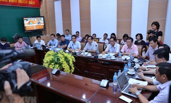 Dịch COVID-19: Cả hệ thống chính trị 'chia lửa' với Đà Nẵng