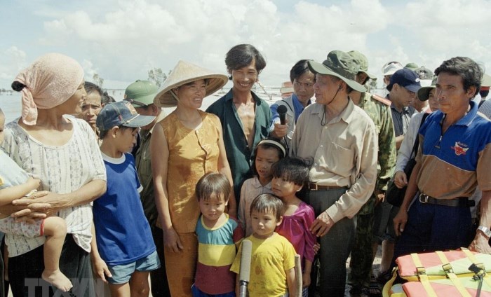 Tổng Bí thư Lê Khả Phiêu - người lãnh đạo vì dân