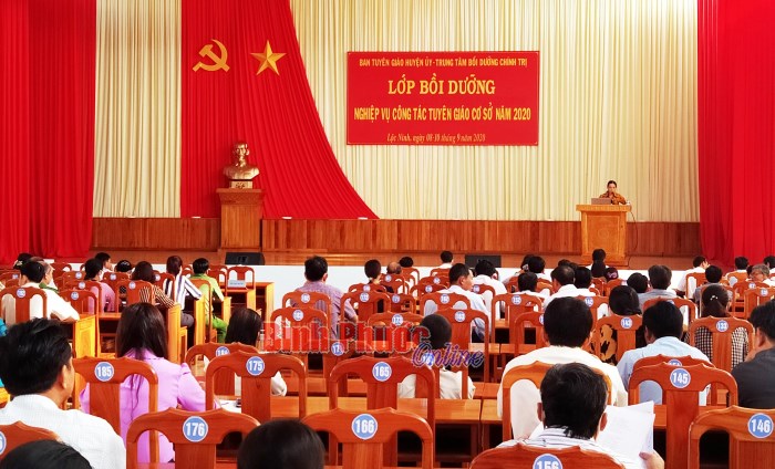 Bồi dưỡng nghiệp vụ c&ocirc;ng t&aacute;c tuy&ecirc;n gi&aacute;o