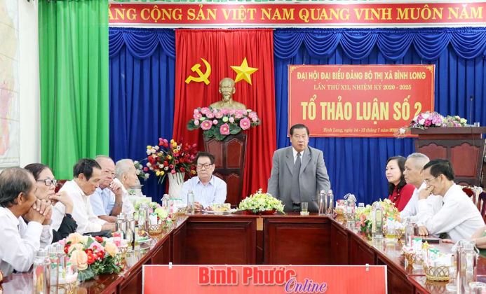 Thường trực Tỉnh ủy gặp mặt nguyên lãnh đạo tỉnh và thị xã Bình Long