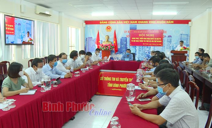 Hội nghị qu&aacute;n triệt Nghị quyết số 55-NQ/TW của Bộ Ch&iacute;nh trị v&agrave; th&ocirc;ng tin thời sự lần thứ IV