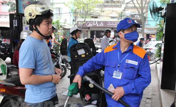 Xăng và các mặt hàng dầu giữ ổn định giá sau khi trích lập quỹ bình ổn