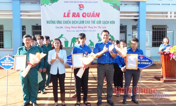 200 đoàn viên thanh niên tham gia chiến dịch làm cho thế giới sạch hơn