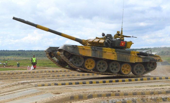 Đội Việt Nam v&agrave;o chung kết Tank Biathlon 2020