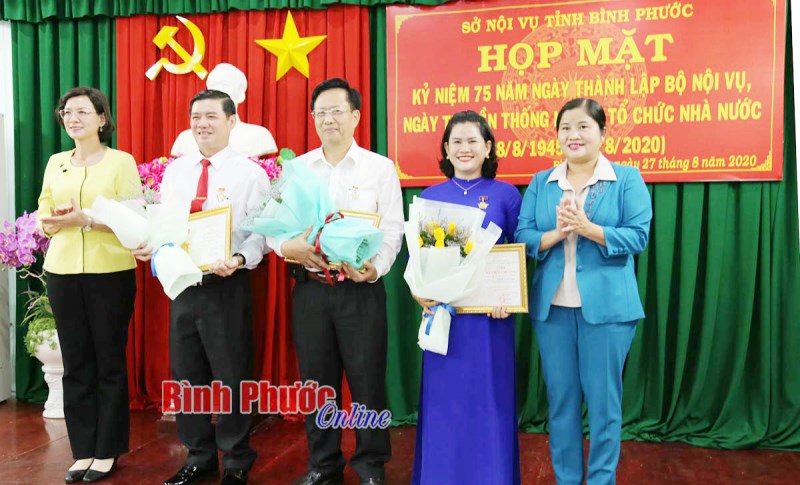 Ng&agrave;nh tổ chức nh&agrave; nước họp mặt kỷ niệm 75 năm