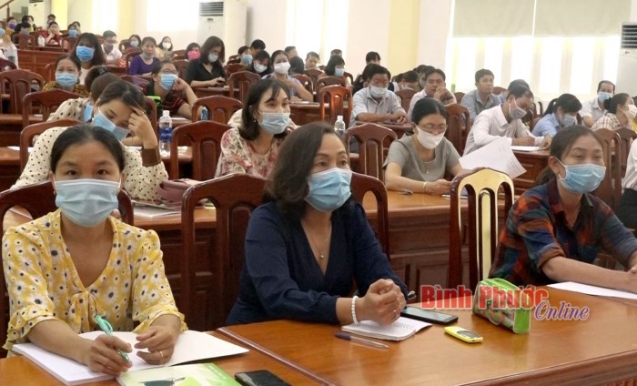 Chơn Thành: Bồi dưỡng chính trị hè năm 2020 cho cán bộ, giáo viên bằng hình thức trực tuyến