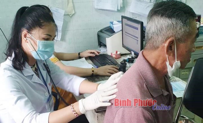 Chăm lo sức khỏe cho người cao tuổi