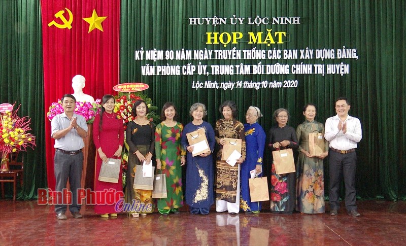 Lộc Ninh: Họp mặt kỷ niệm 90 năm Ngày truyền thống các ban xây dựng Đảng