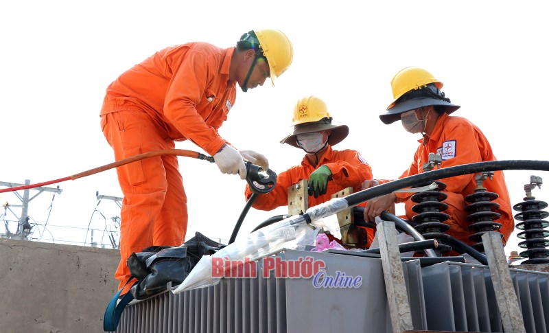 Thúc đẩy phát triển KT-XH - góc nhìn từ hạ tầng điện lưới 