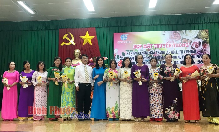 Lộc Ninh: Họp mặt kỷ niệm 90 năm Ngày thành lập Hội LHPN Việt Nam