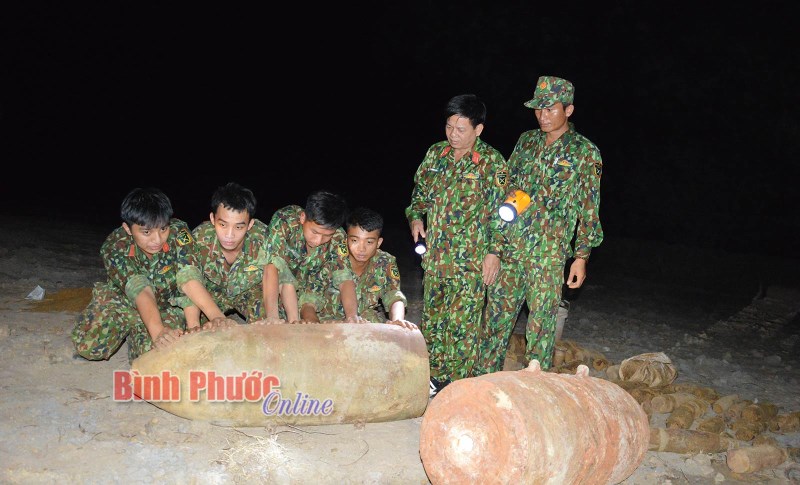 Lực lượng vũ trang lập th&agrave;nh t&iacute;ch ch&agrave;o mừng đại hội Đảng 