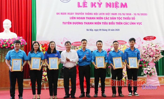 Tuyên dương 24 thanh niên tiêu biểu trên các lĩnh vực