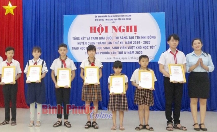Chơn Thành: Trao giải Cuộc thi sáng tạo thanh thiếu niên, nhi đồng lần thứ XII, năm 2019-2020