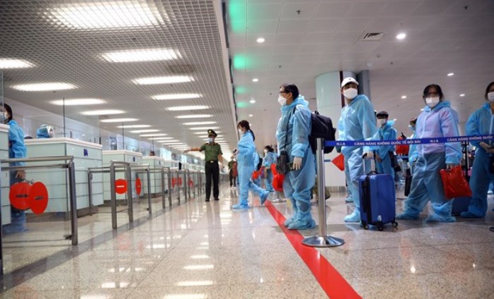 Việt Nam ghi nhận 1 ca mắc mới nhập cảnh từ Nga, được cách ly ngay