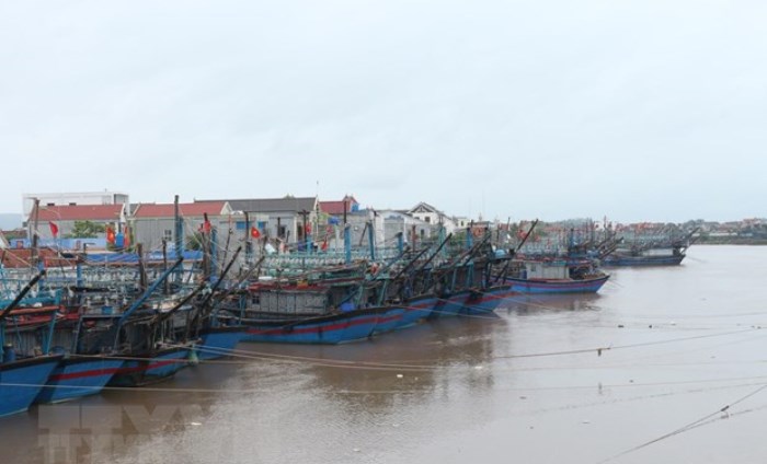 Áp thấp nhiệt đới vào Biển Đông, mưa lớn tiếp tục ở nhiều vùng miền