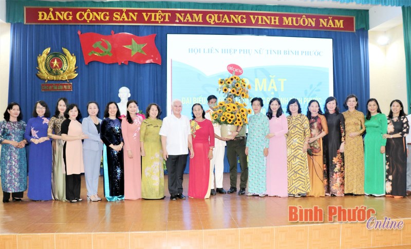 Gặp mặt 79 nữ đại biểu dự Đại hội Đảng bộ tỉnh lần thứ XI