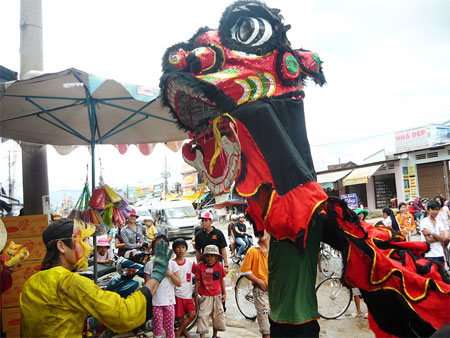 Rộn ràng múa lân