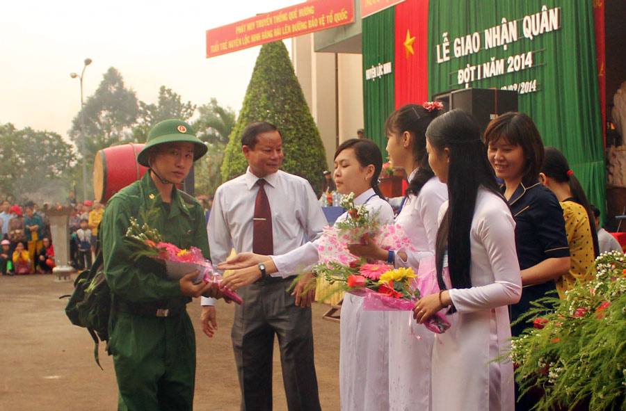 Tuổi trẻ Lộc Ninh trong ng&agrave;y hội t&ograve;ng qu&acirc;n 
