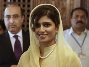 Nữ ngoại trưởng đầu tiên và trẻ nhất của Pakistan