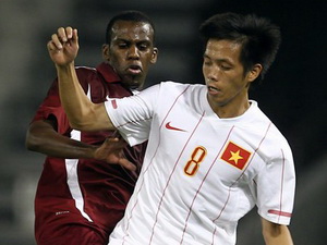Việt Nam bị tụt bốn bậc sau thất bại trên sân Qatar