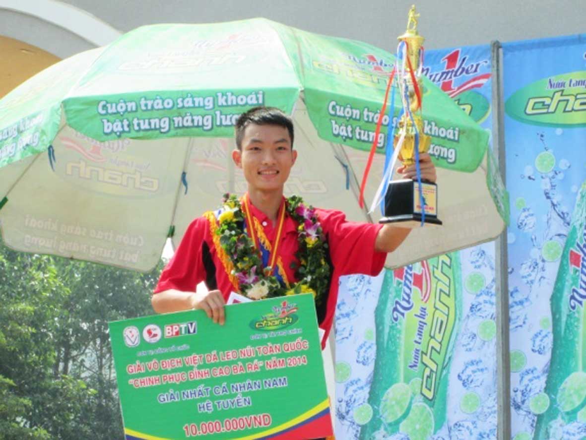 Đầu xuân tâm tình với vua và nữ hoàng leo núi