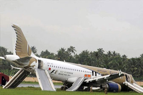 Hành khách nhảy khỏi máy bay do hoảng sợ