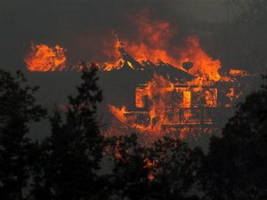 Hỏa hoạn thiêu cháy hàng trăm ngôi nhà ở tại Mỹ