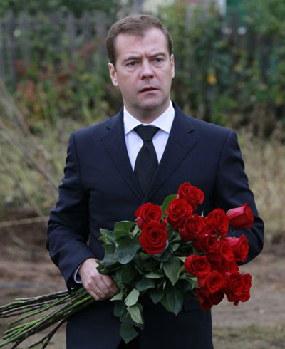 Tổng thống Medvedev yêu cầu cải tổ triệt để ngành hàng không Nga 