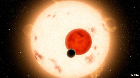 Lần đầu tiên phát hiện hành tinh xoay quanh 2 mặt trời