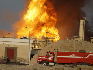 Nổ tại mỏ dầu lớn nhất Iraq, 15 người bị thương