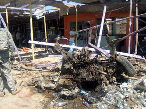 Tấn công bằng xe bom, 20 người Iraq thương vong 